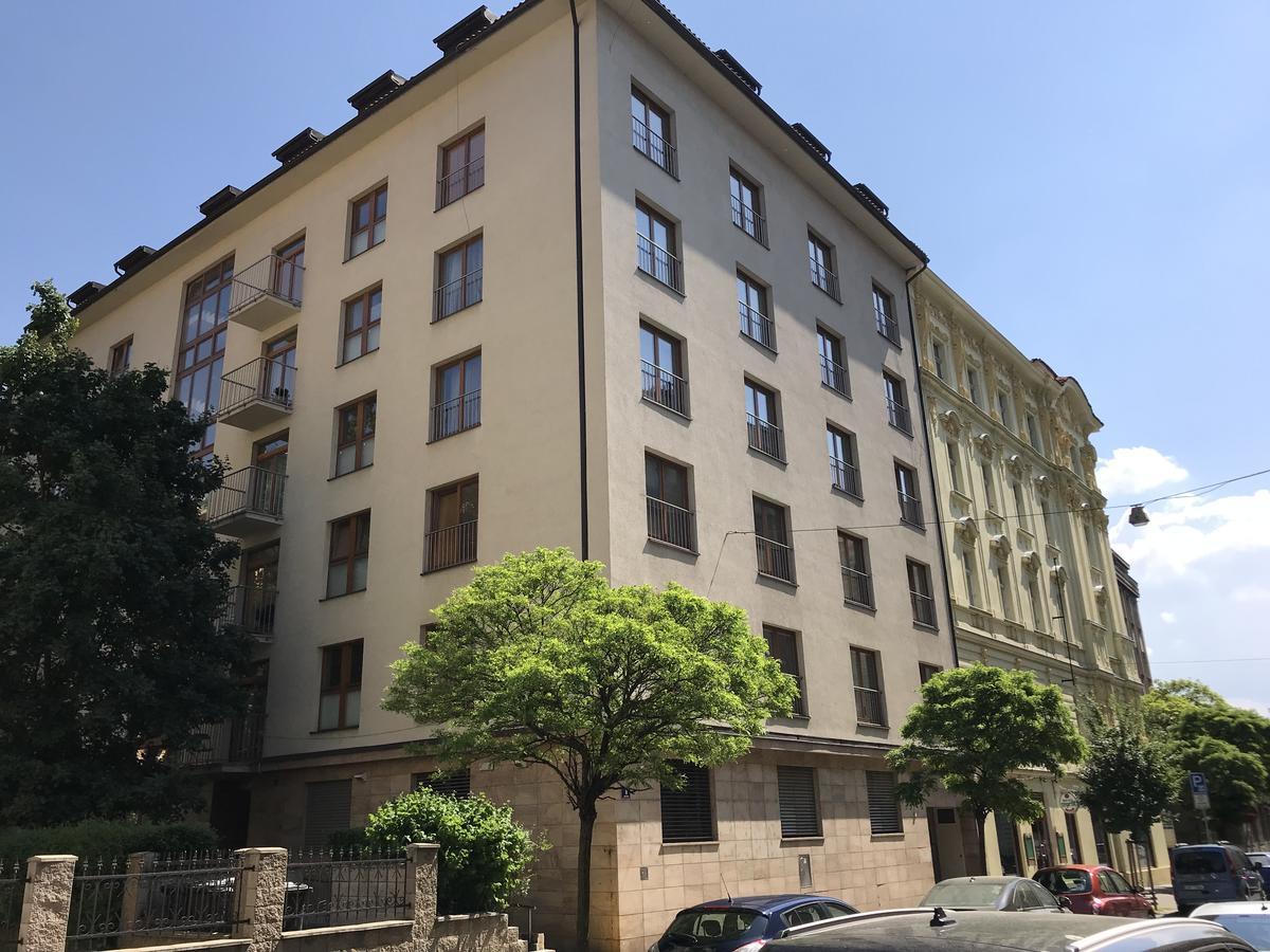 Beautiful Apartment In Central Residence Прага Экстерьер фото
